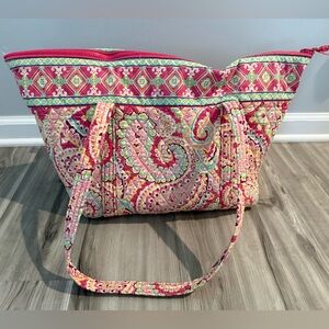 Vera Bradley Capri Melon Paisley Zippered Tote